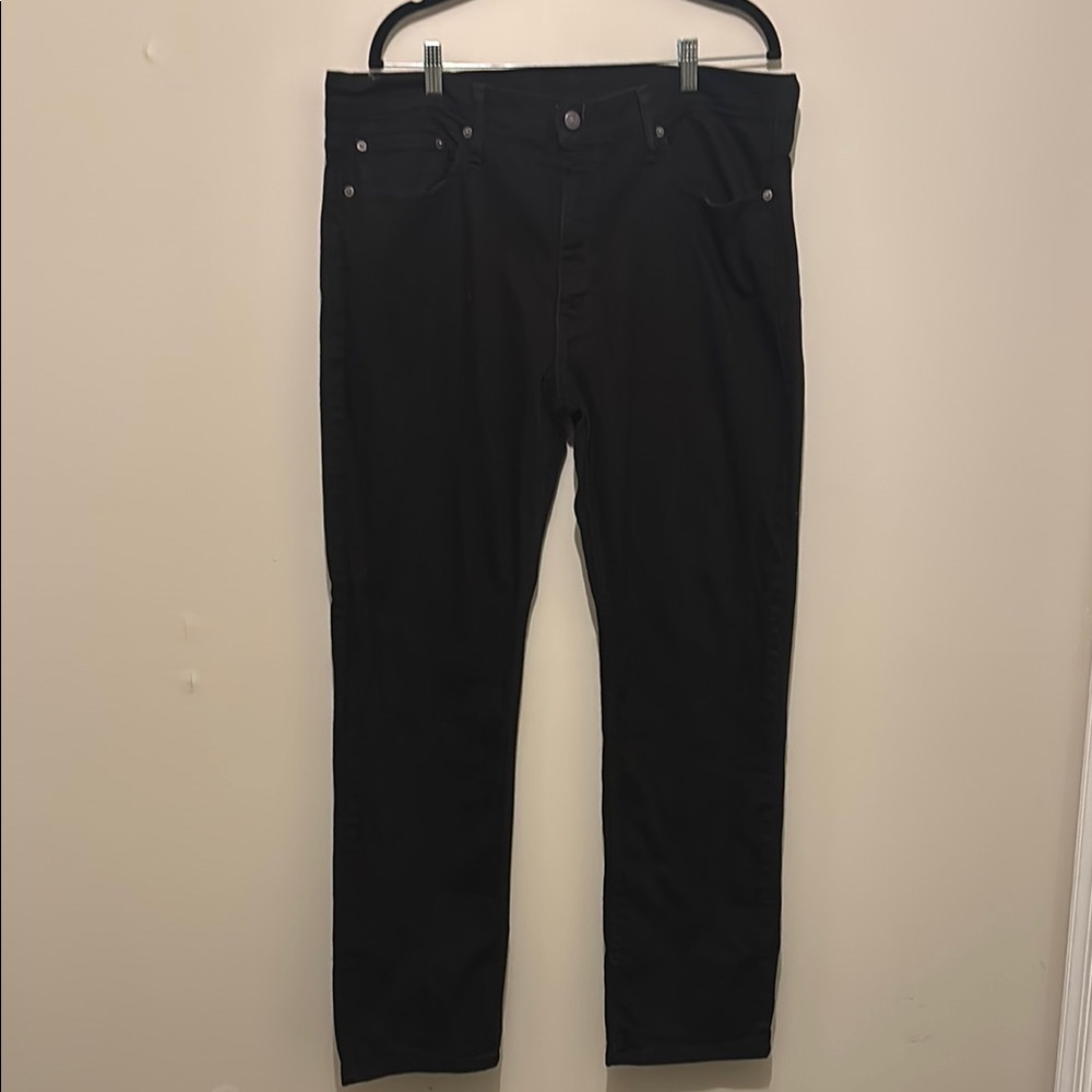 Levi Men's Black Jeans Straight Fit 514 style